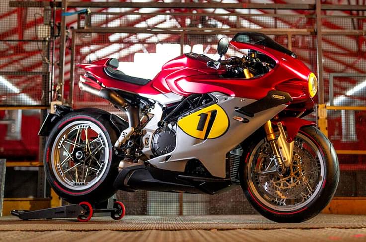 It is powered by a four-cylinder engine making 208hp and 115.6Nm of torque. MV Agusta Superveloce 1000 Ago front right